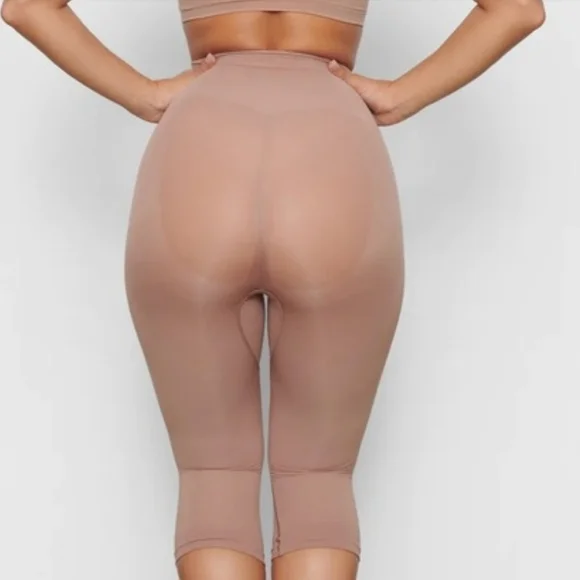 SKIMS Tan Shapewear Leggings Strong Support New Size M - Picture 3 of 14
